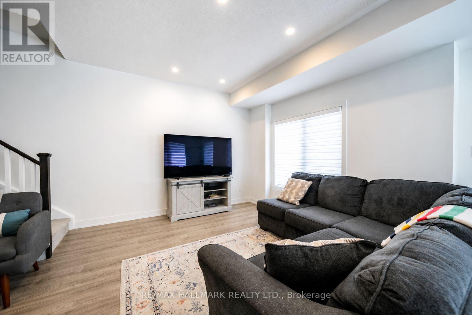 40 Covington Crescent, Whitchurch-Stouffville, Ontario  L4A 4W8 - Photo 14 - N13606654
