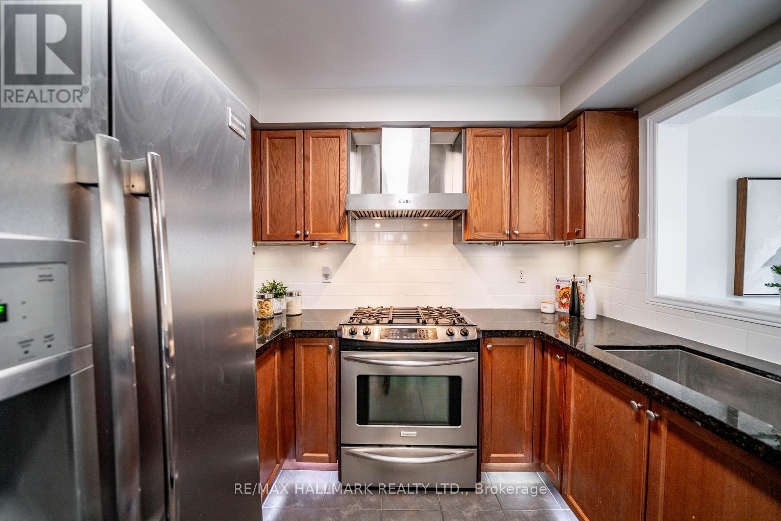 85 Vera Lynn Crescent, Whitchurch-Stouffville, Ontario  L4A 0X4 - Photo 7 - N13481054