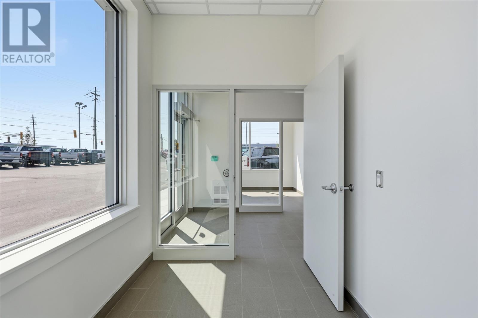 911 Great Northern Rd, Sault Ste. Marie, Ontario  P6B 0B9 - Photo 18 - SM262275