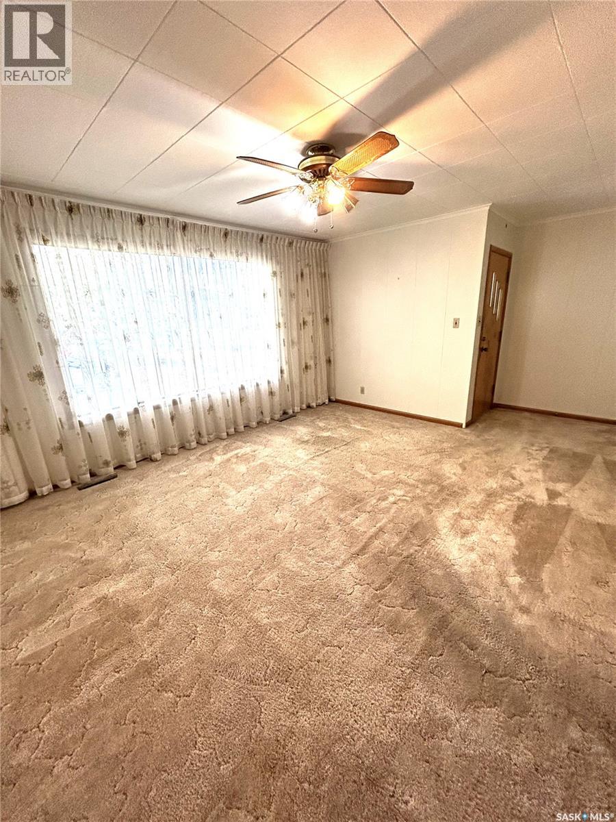1112 Horace Street, Regina, Saskatchewan  S4T 5L4 - Photo 3 - SK046694