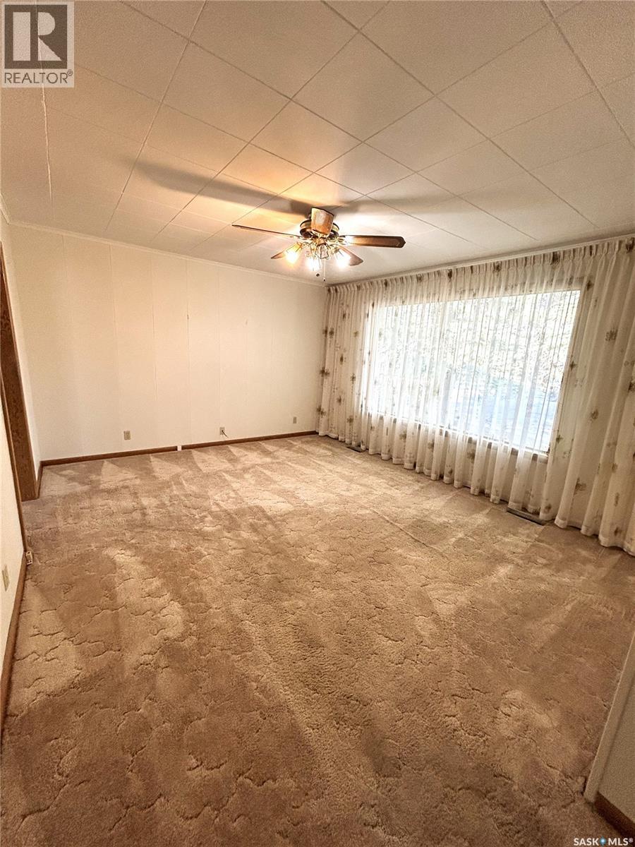 1112 Horace Street, Regina, Saskatchewan  S4T 5L4 - Photo 4 - SK046694