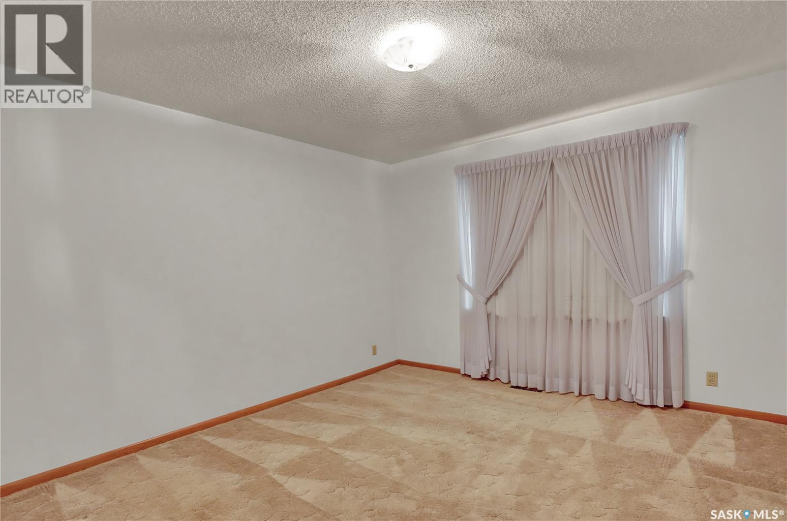 1112 Horace Street, Regina, Saskatchewan  S4T 5L4 - Photo 9 - SK046694