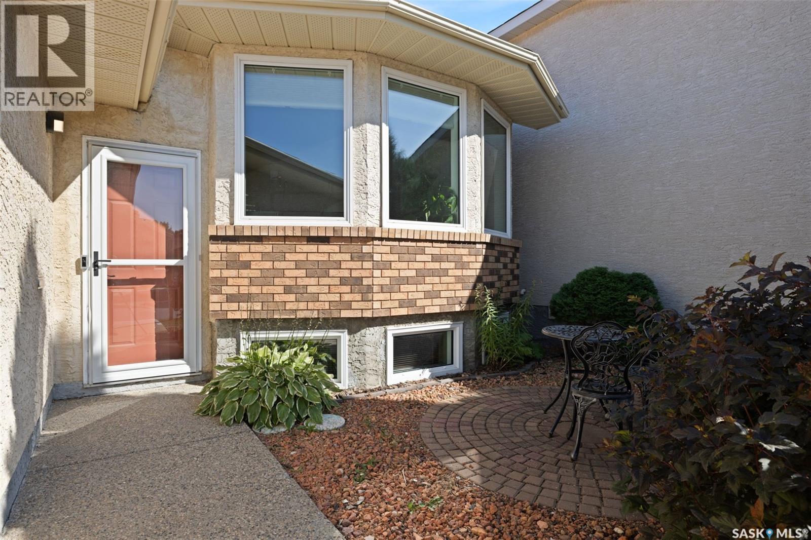 Drive 30 Greensboro Drive, Regina, Saskatchewan  S4S 7G1 - Photo 3 - SK046662