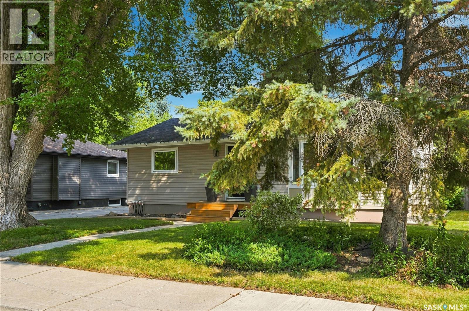 2417 York Avenue, Saskatoon, Saskatchewan  S7J 1J4 - Photo 3 - SK046658