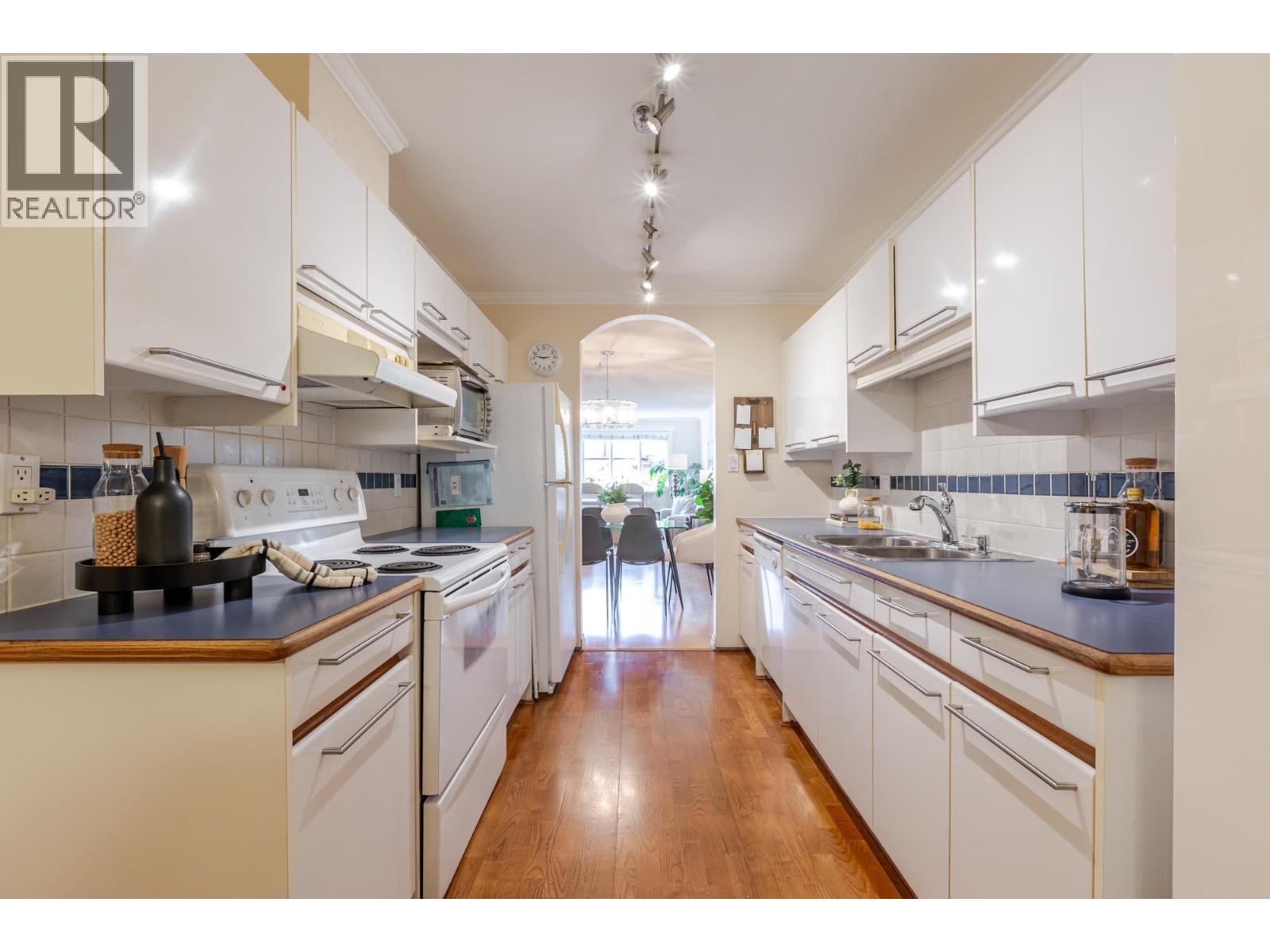 103 2 Renaissance Square, New Westminster, British Columbia V3M 6K3 - Photo 18 - R3158587
