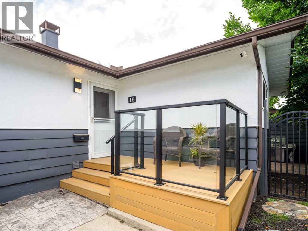 15 Hamlet Road SW, Calgary, Alberta  T2V 3C9 - Photo 2 - A2339882