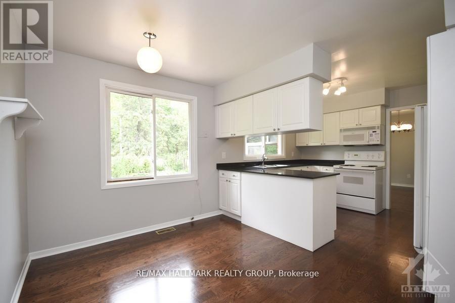 14 Whippoorwill Drive, Ottawa, Ontario  K1J 7J2 - Photo 6 - X13715700