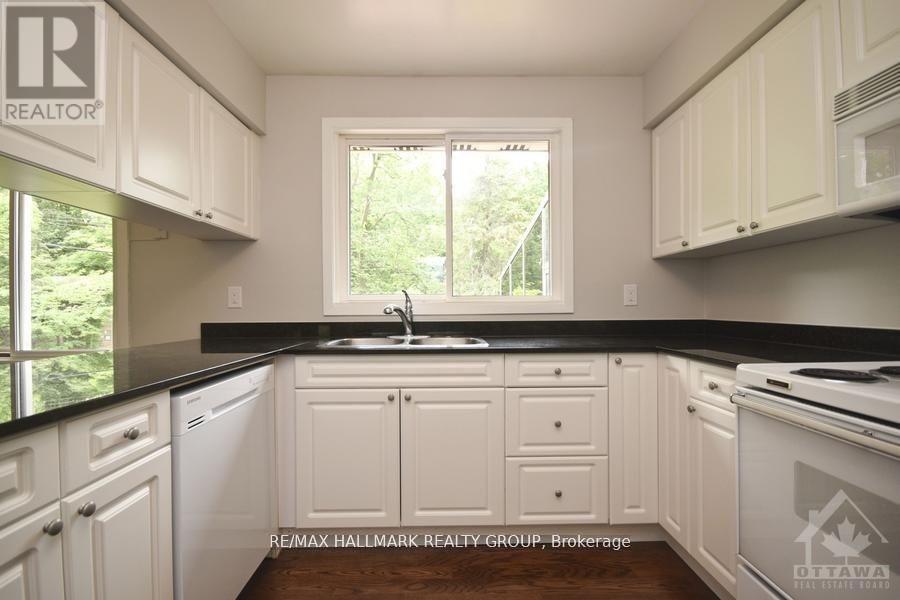 14 Whippoorwill Drive, Ottawa, Ontario  K1J 7J2 - Photo 7 - X13715700