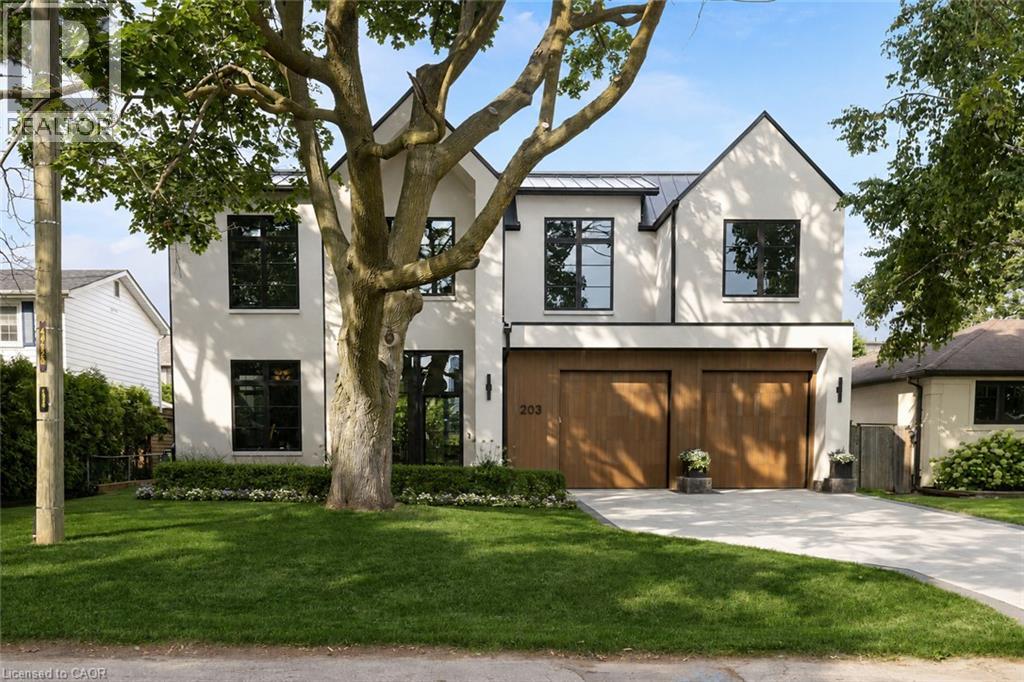 203 WEYBOURNE Road, Oakville, Ontario