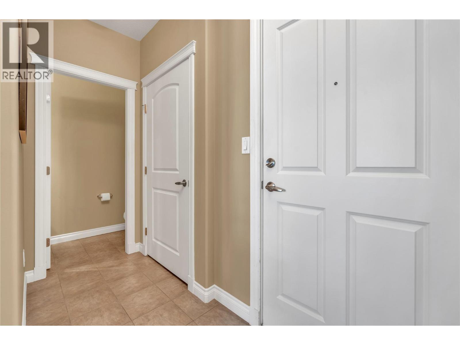 3313 Wilson Street Unit# 310, Penticton, British Columbia  V2A 8J3 - Photo 4 - 10398738