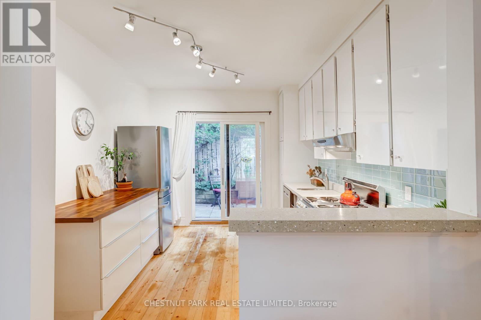 10 Sackville Place, Toronto, Ontario  M4X 1A4 - Photo 10 - C13715728