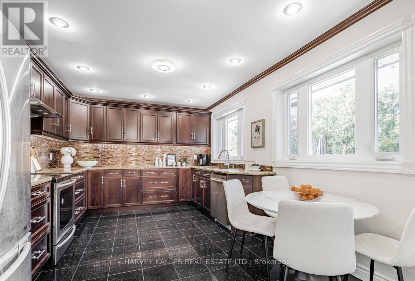 5 Parmbelle Crescent, Toronto, Ontario  M3A 3G5 - Photo 10 - C13715782