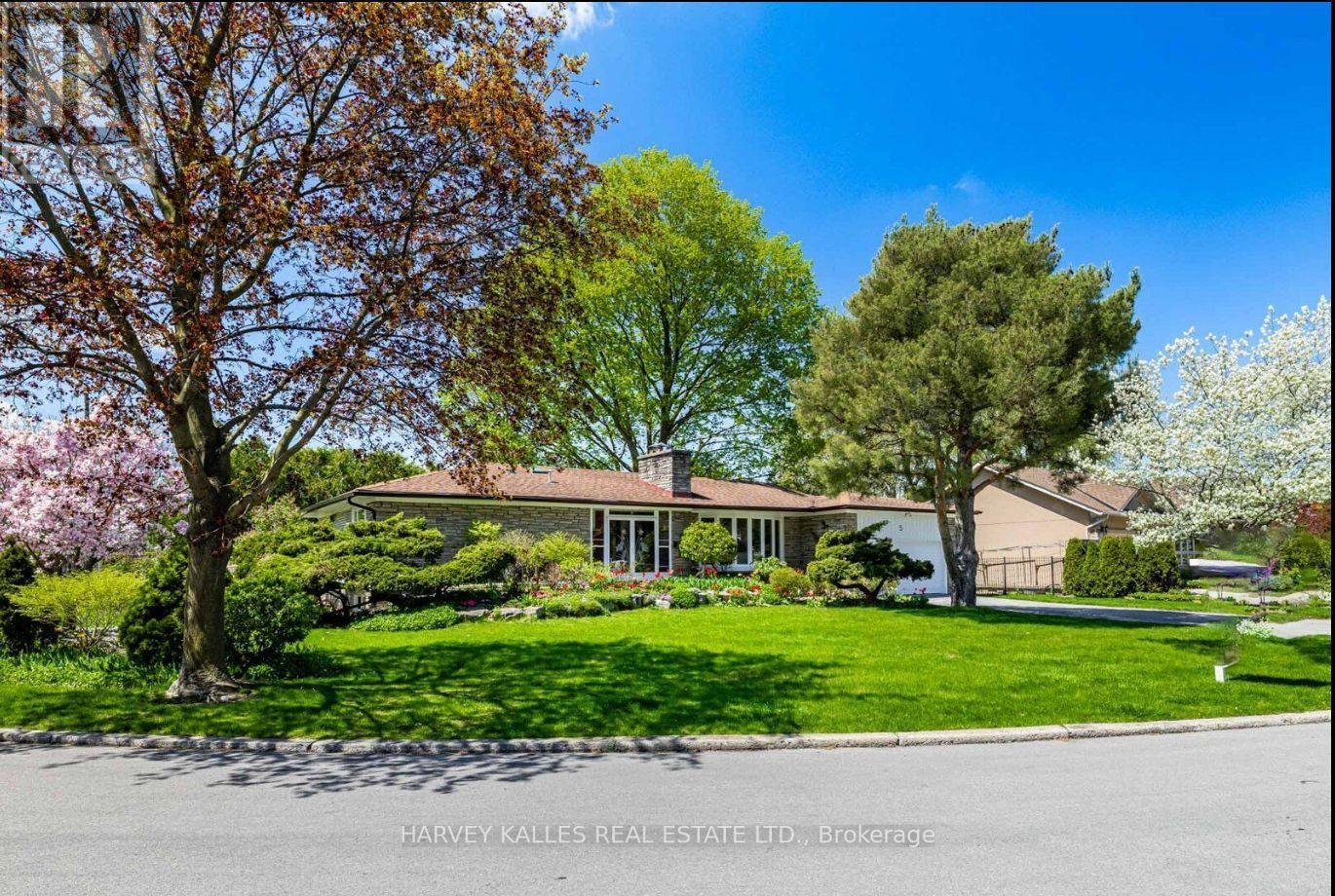 5 Parmbelle Crescent, Toronto, Ontario  M3A 3G5 - Photo 3 - C13715782