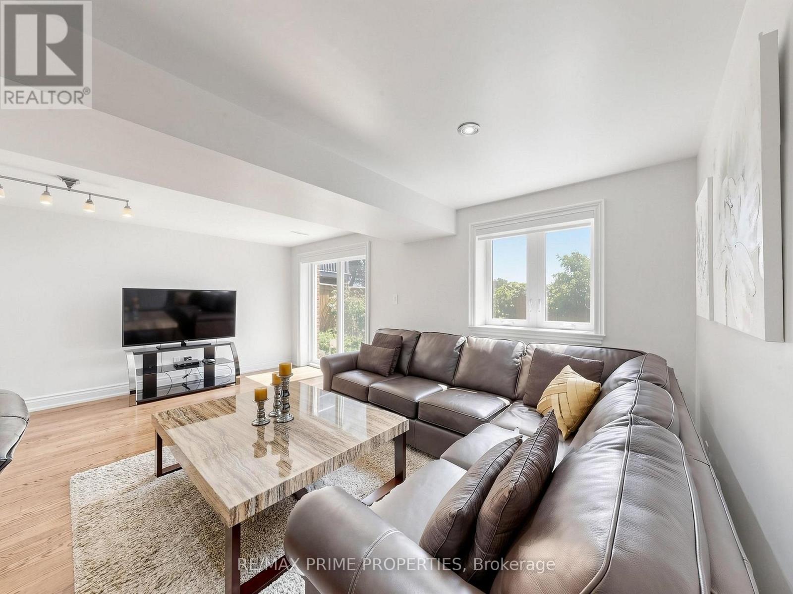 19 Post Horn Grove, Toronto, Ontario  M1S 3N3 - Photo 33 - E13715694