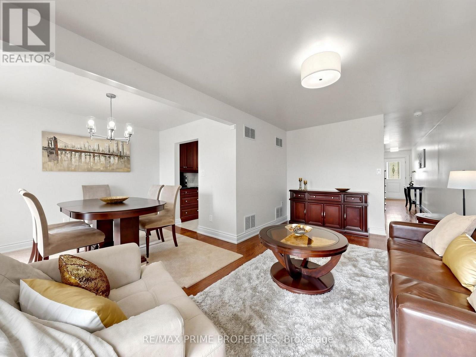 19 Post Horn Grove, Toronto, Ontario  M1S 3N3 - Photo 6 - E13715694