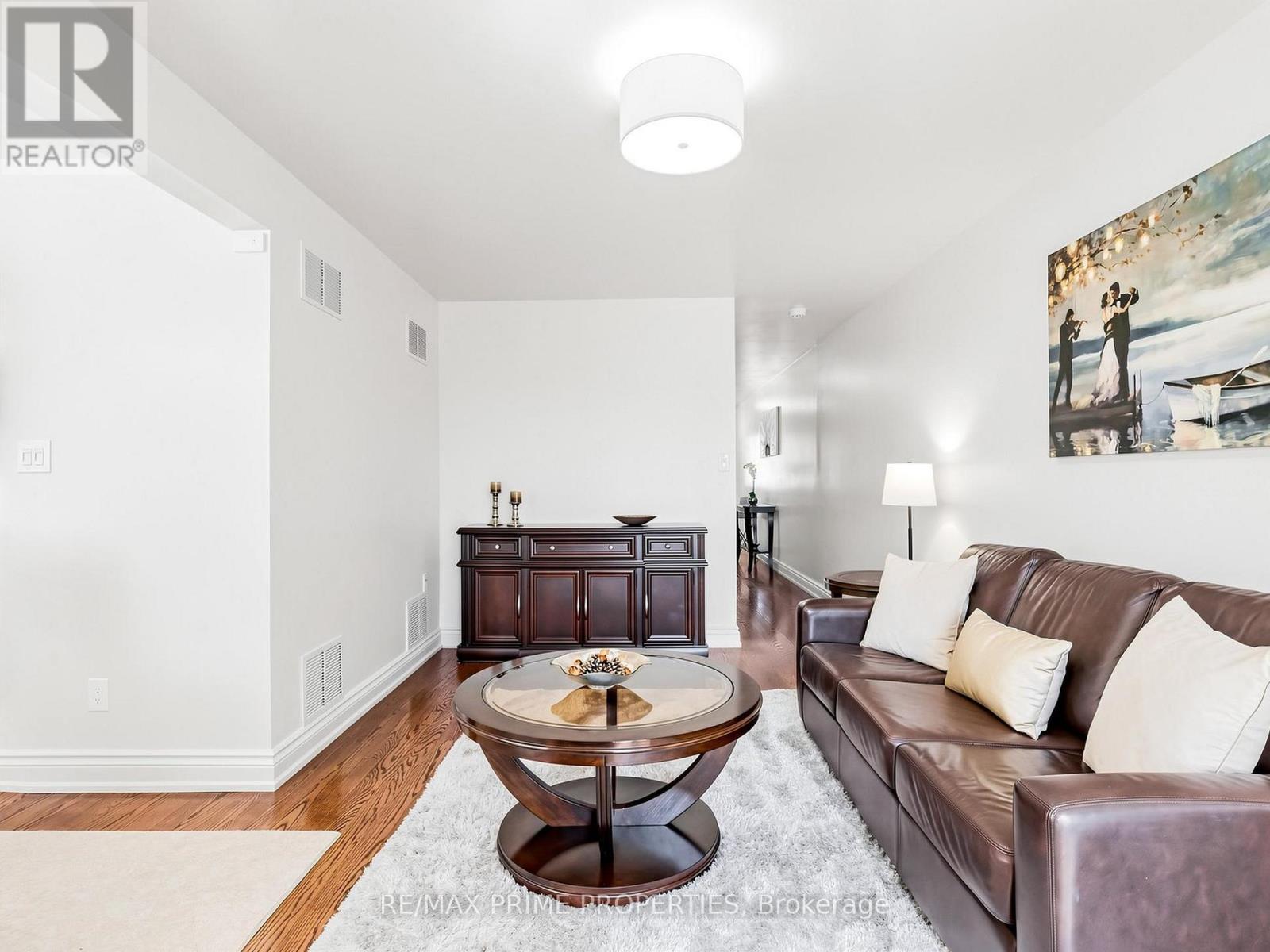 19 Post Horn Grove, Toronto, Ontario  M1S 3N3 - Photo 8 - E13715694