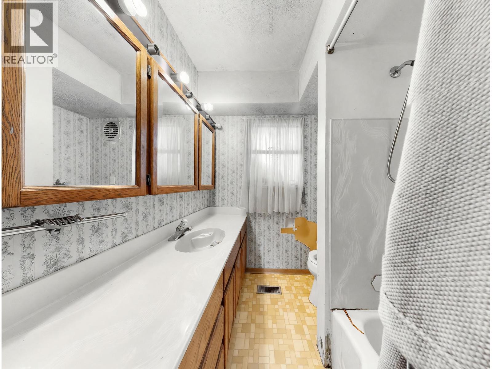 6987 Balmoral Street, Vancouver, British Columbia  V5P 3P8 - Photo 14 - R3159139