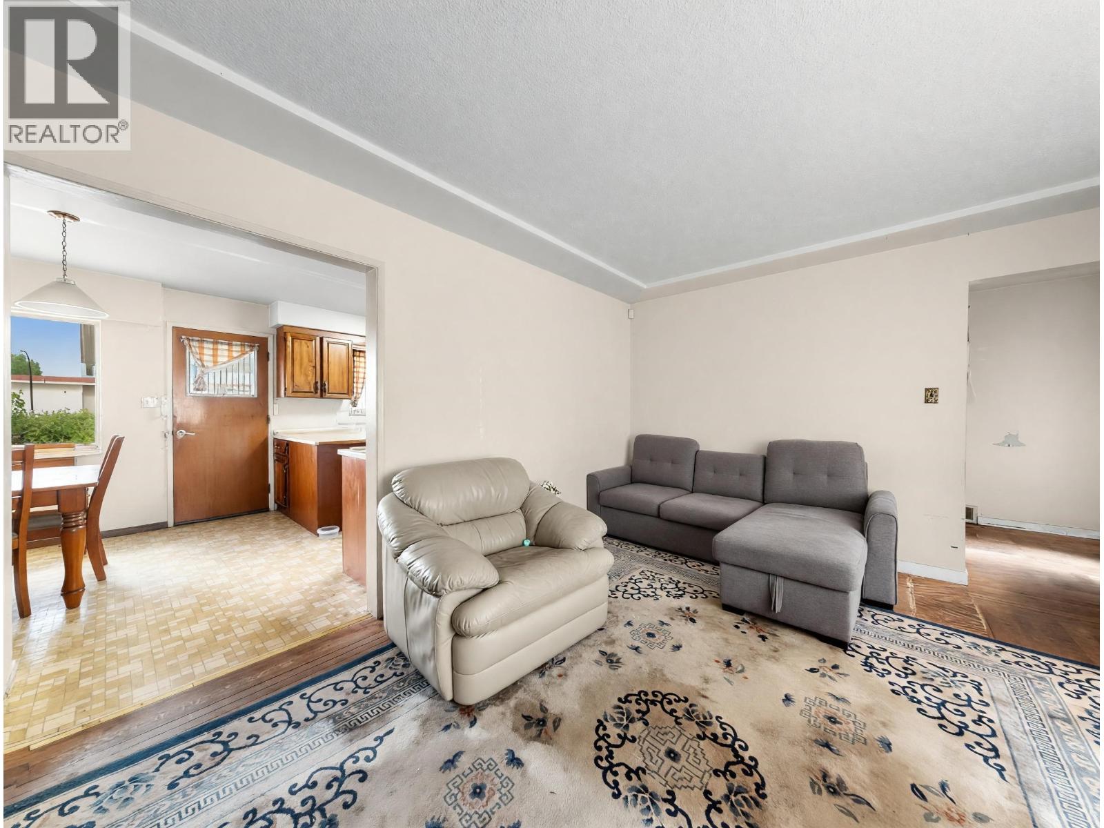 6987 Balmoral Street, Vancouver, British Columbia  V5P 3P8 - Photo 8 - R3159139