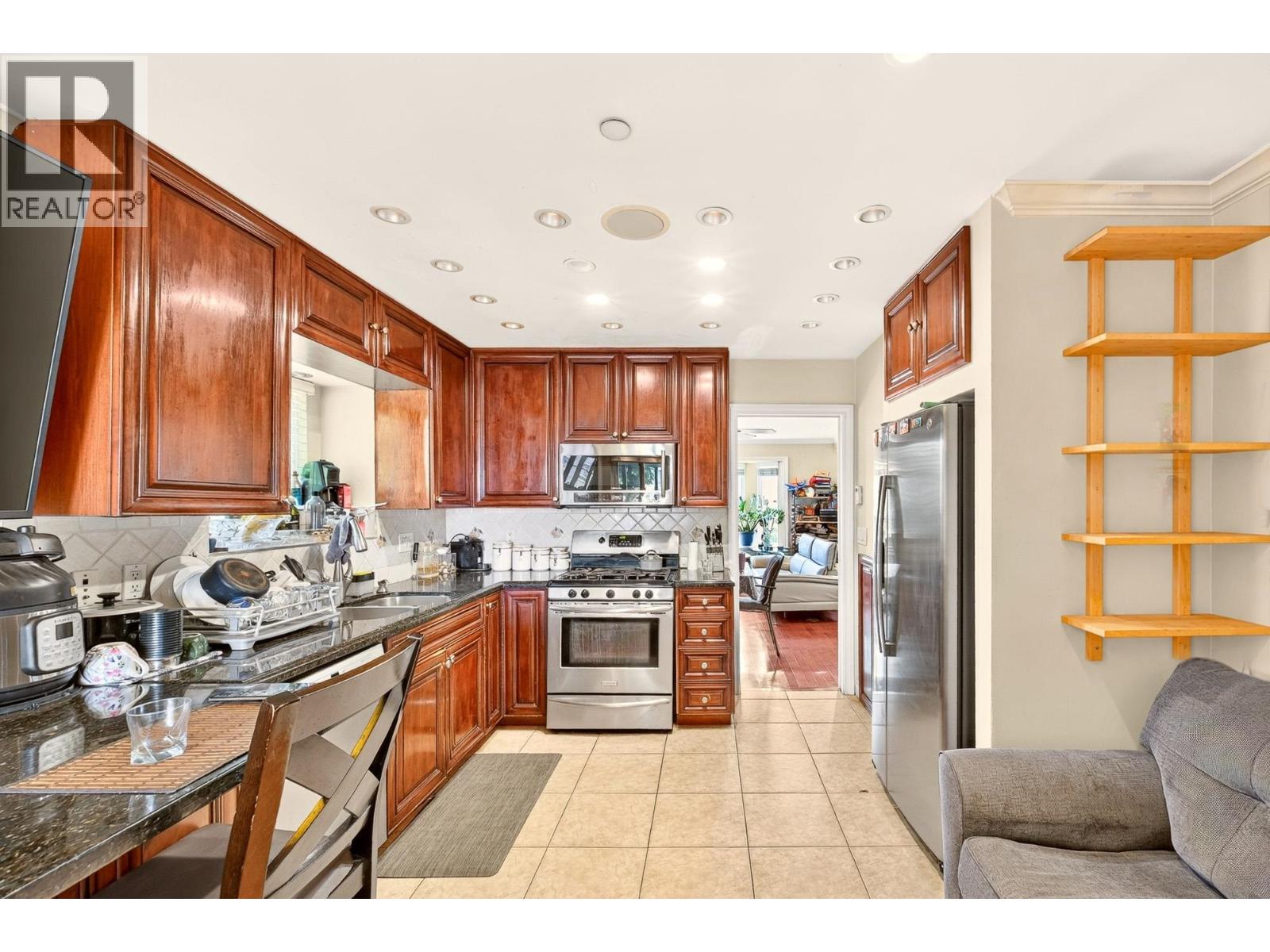 5009 Payne Street, Vancouver, British Columbia  V5R 4J5 - Photo 5 - R3159149