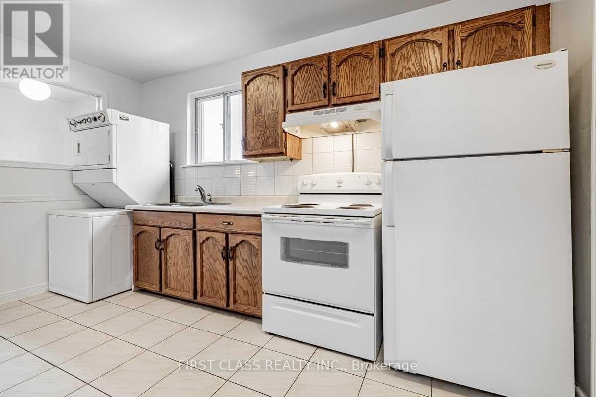 Main Fl - 260 Taylor Mills Drive N, Richmond Hill, Ontario  L4C 2T7 - Photo 5 - N13715716