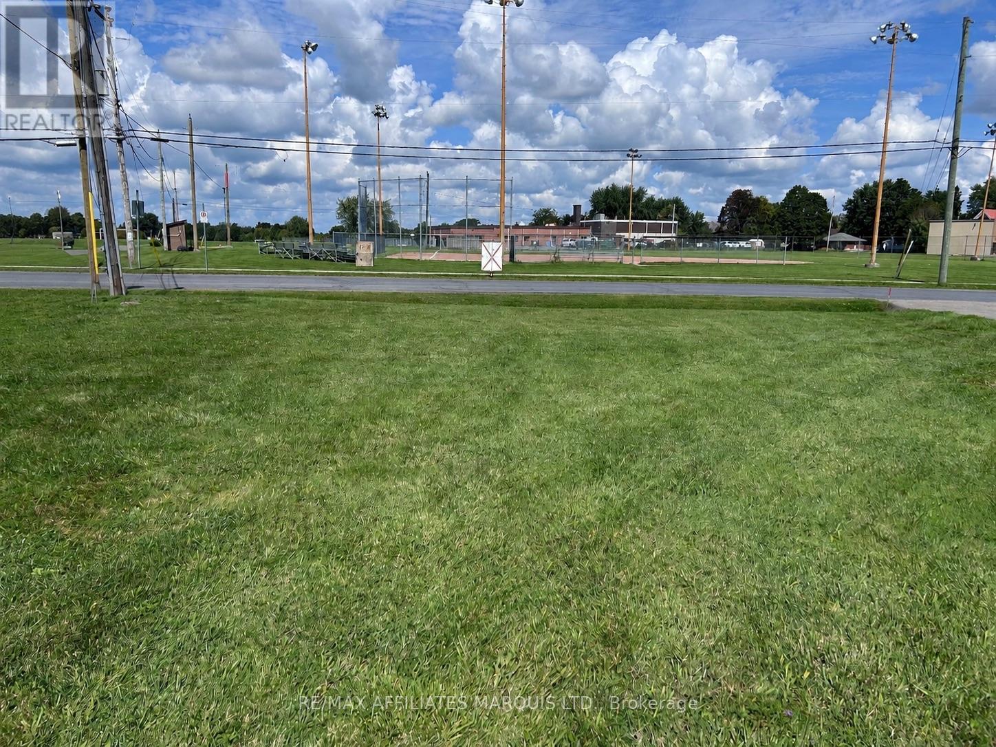 94 Simcoe Street, South Stormont, Ontario K0C 1P0 - Photo 2 - X13715734