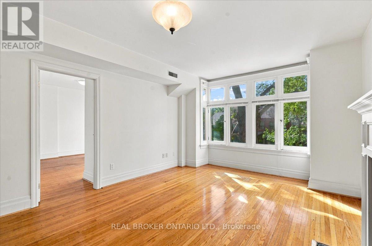 2 - 12 Foxbar Road, Toronto, Ontario  M4V 2G6 - Photo 6 - C13707502