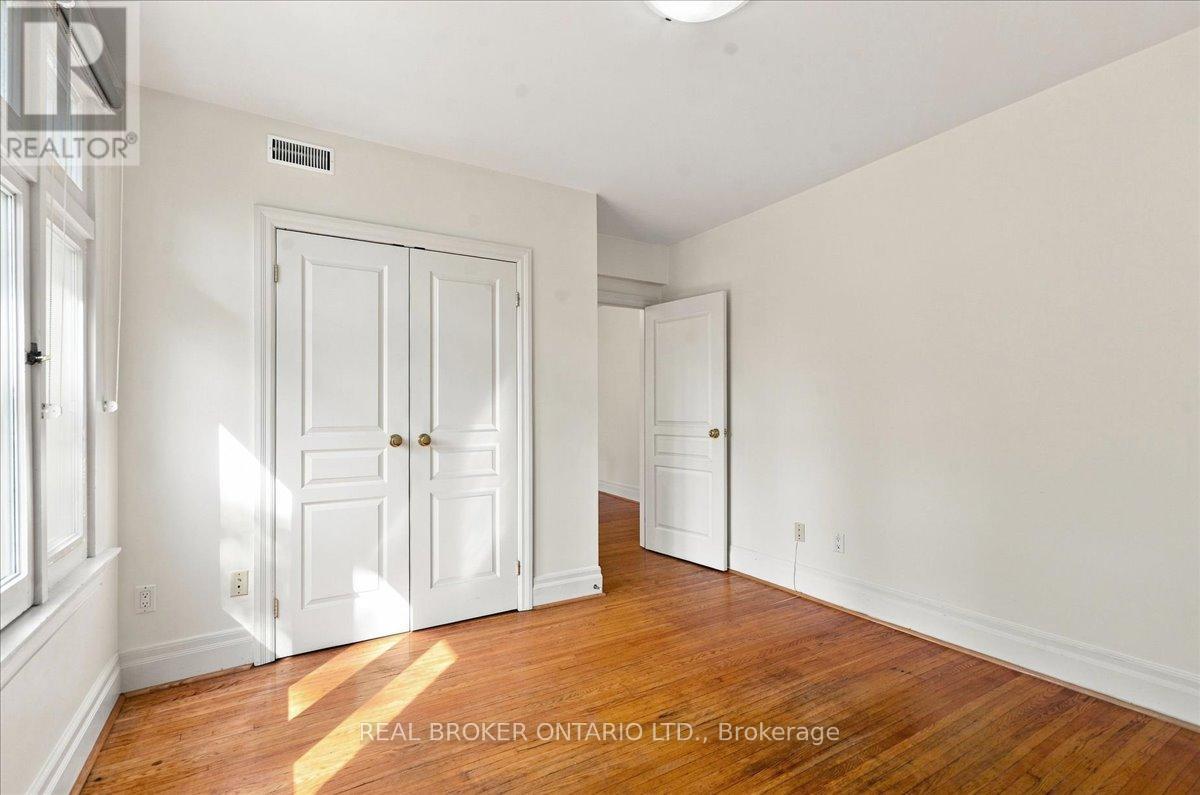 2 - 12 Foxbar Road, Toronto, Ontario  M4V 2G6 - Photo 8 - C13707502