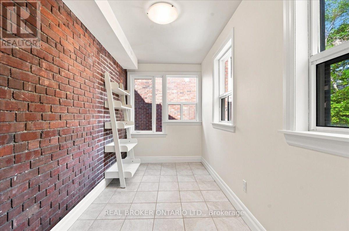 2 - 12 Foxbar Road, Toronto, Ontario  M4V 2G6 - Photo 12 - C13707502