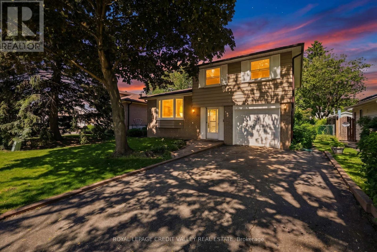 32 Farmington Drive, Brampton, Ontario  L6W 2V2 - Photo 1 - W13715714