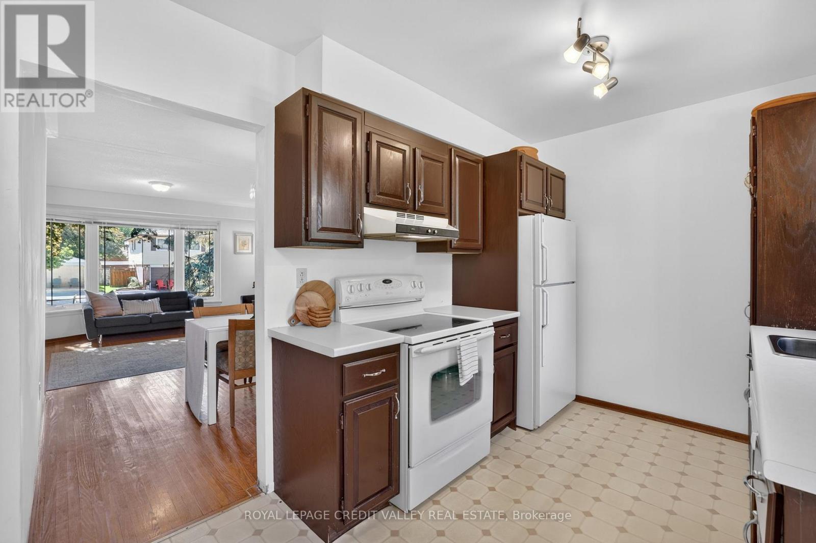 32 Farmington Drive, Brampton, Ontario  L6W 2V2 - Photo 17 - W13715714