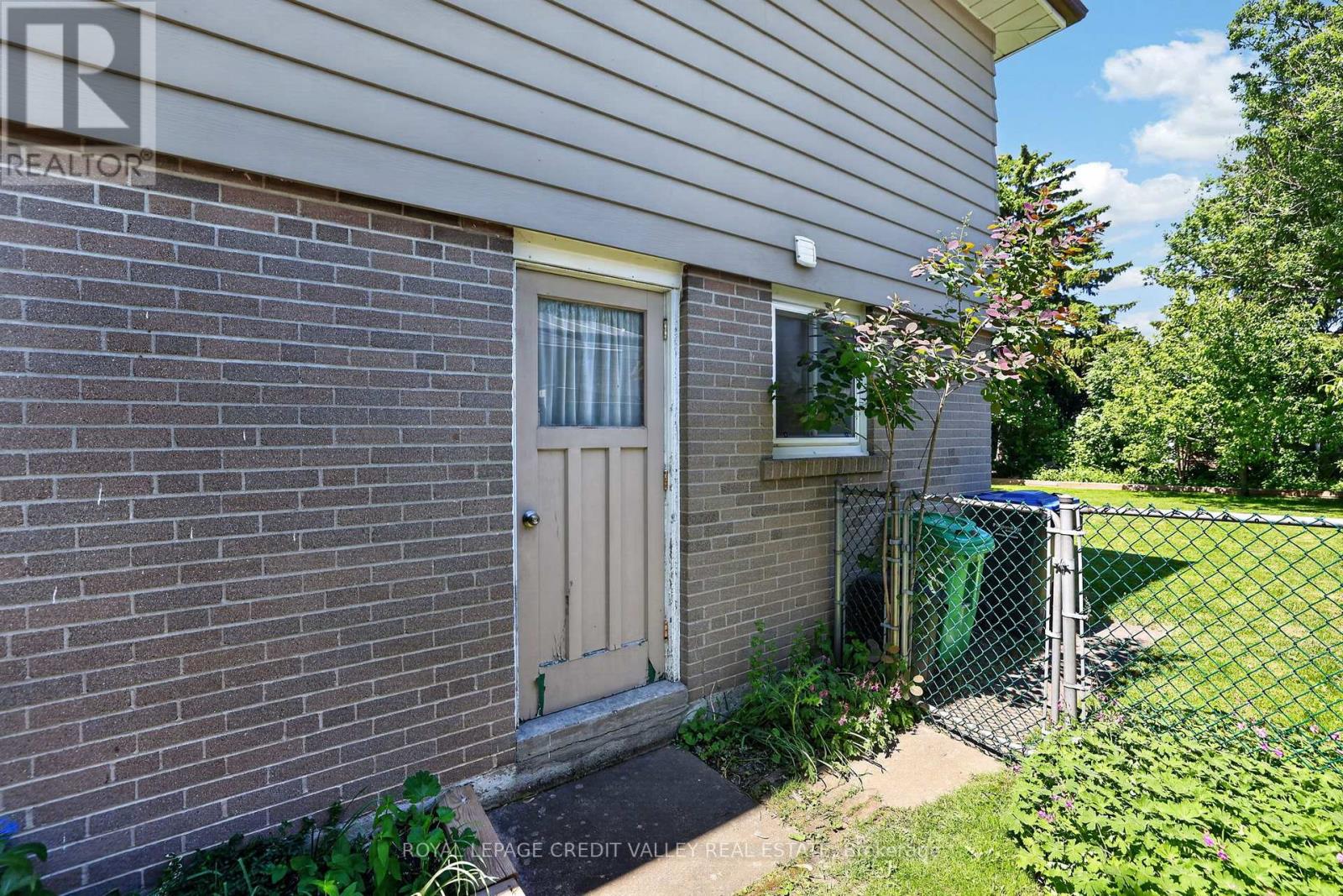 32 Farmington Drive, Brampton, Ontario  L6W 2V2 - Photo 45 - W13715714