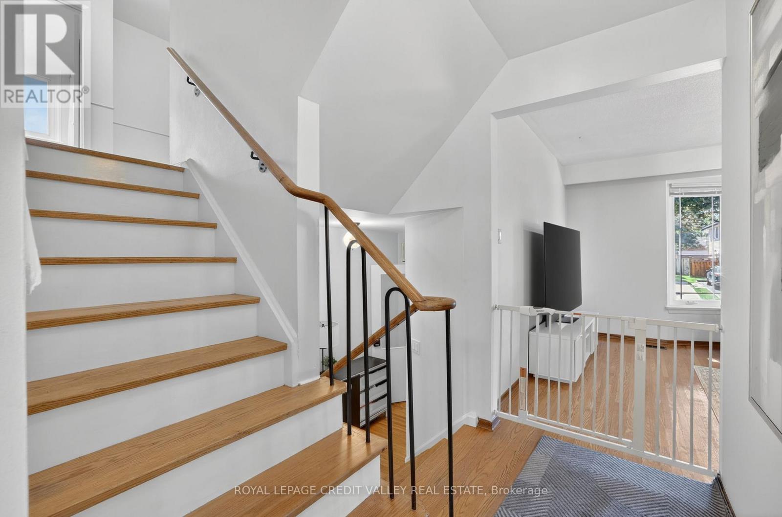 32 Farmington Drive, Brampton, Ontario  L6W 2V2 - Photo 7 - W13715714