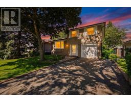 32 FARMINGTON DRIVE, Brampton, Ontario