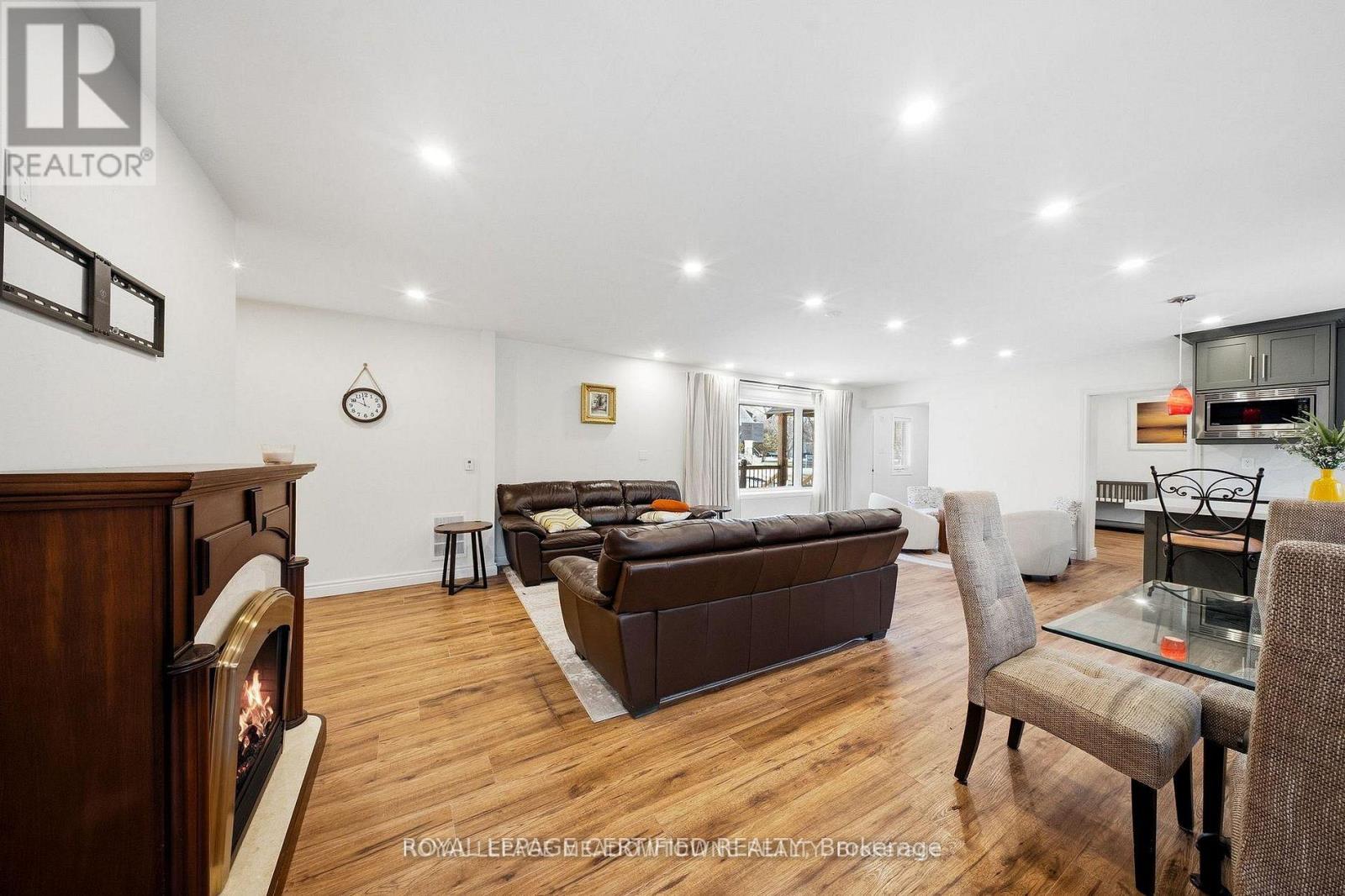 208 Glen Oak Drive, Oakville, Ontario  L6K 2J2 - Photo 17 - W13678372