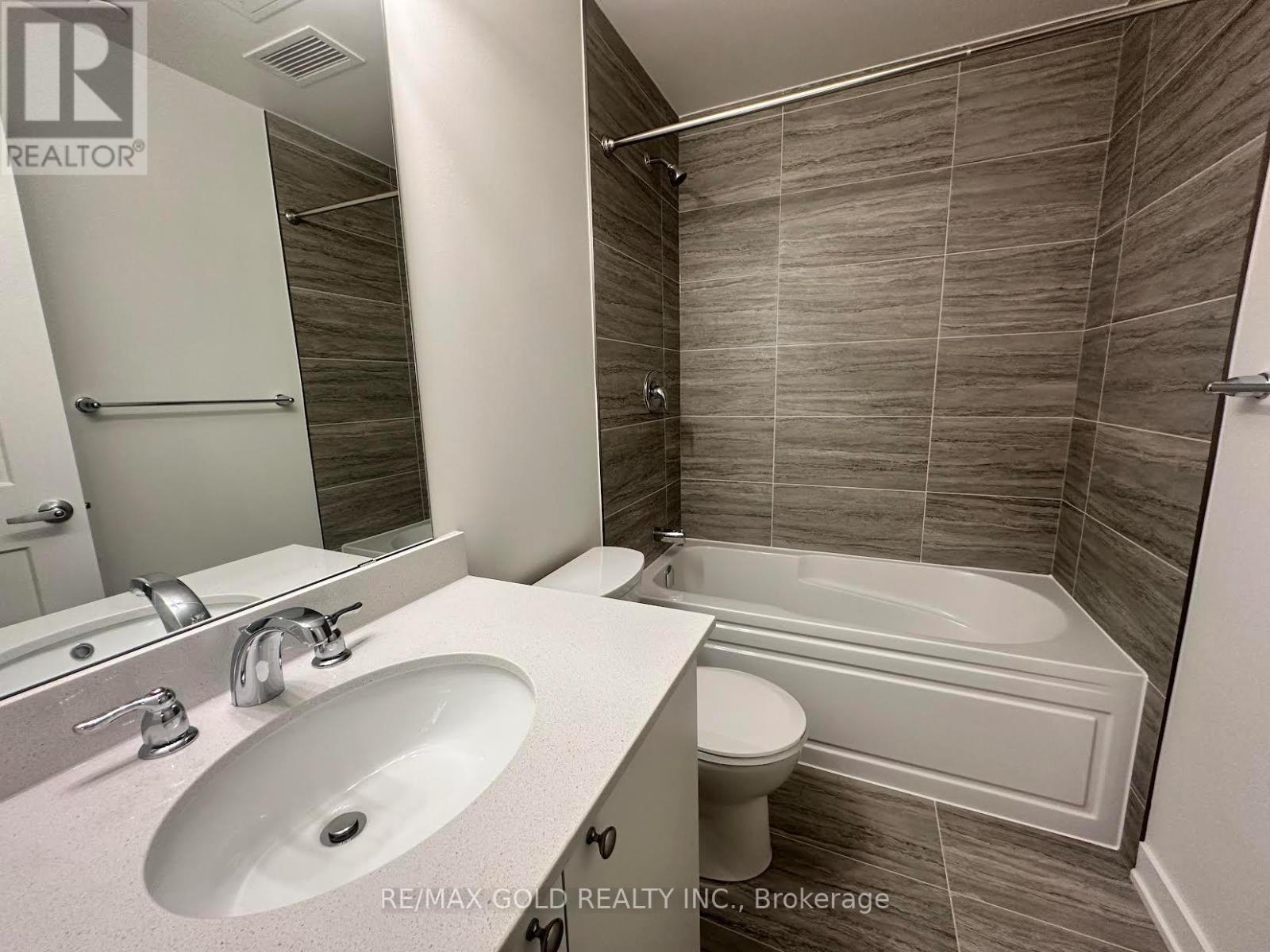 501 - 312 Erb Street, Waterloo, Ontario  N2L 1W3 - Photo 4 - X13715750