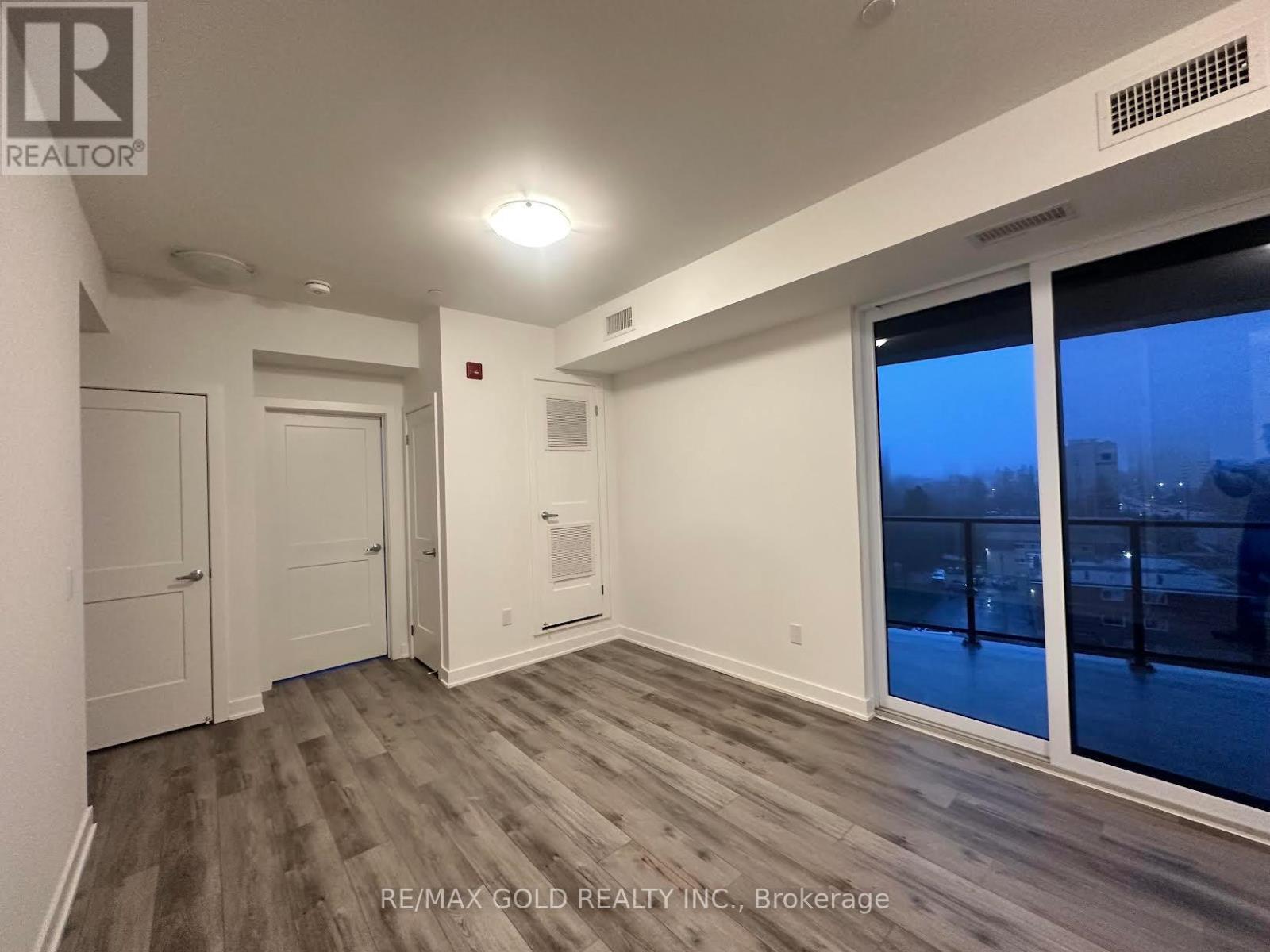 501 - 312 Erb Street, Waterloo, Ontario  N2L 1W3 - Photo 5 - X13715750