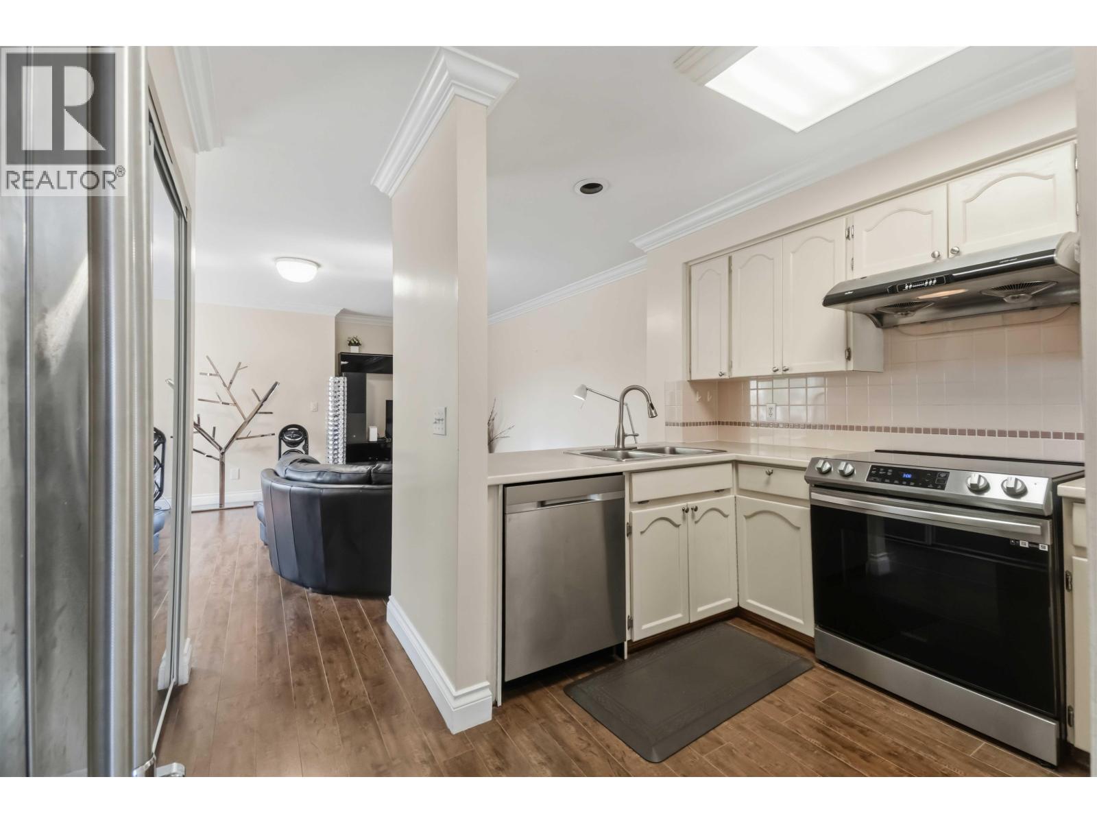 119 1232 Johnson Street, Coquitlam, British Columbia V3B 4T2 - Photo 9 - R3157363