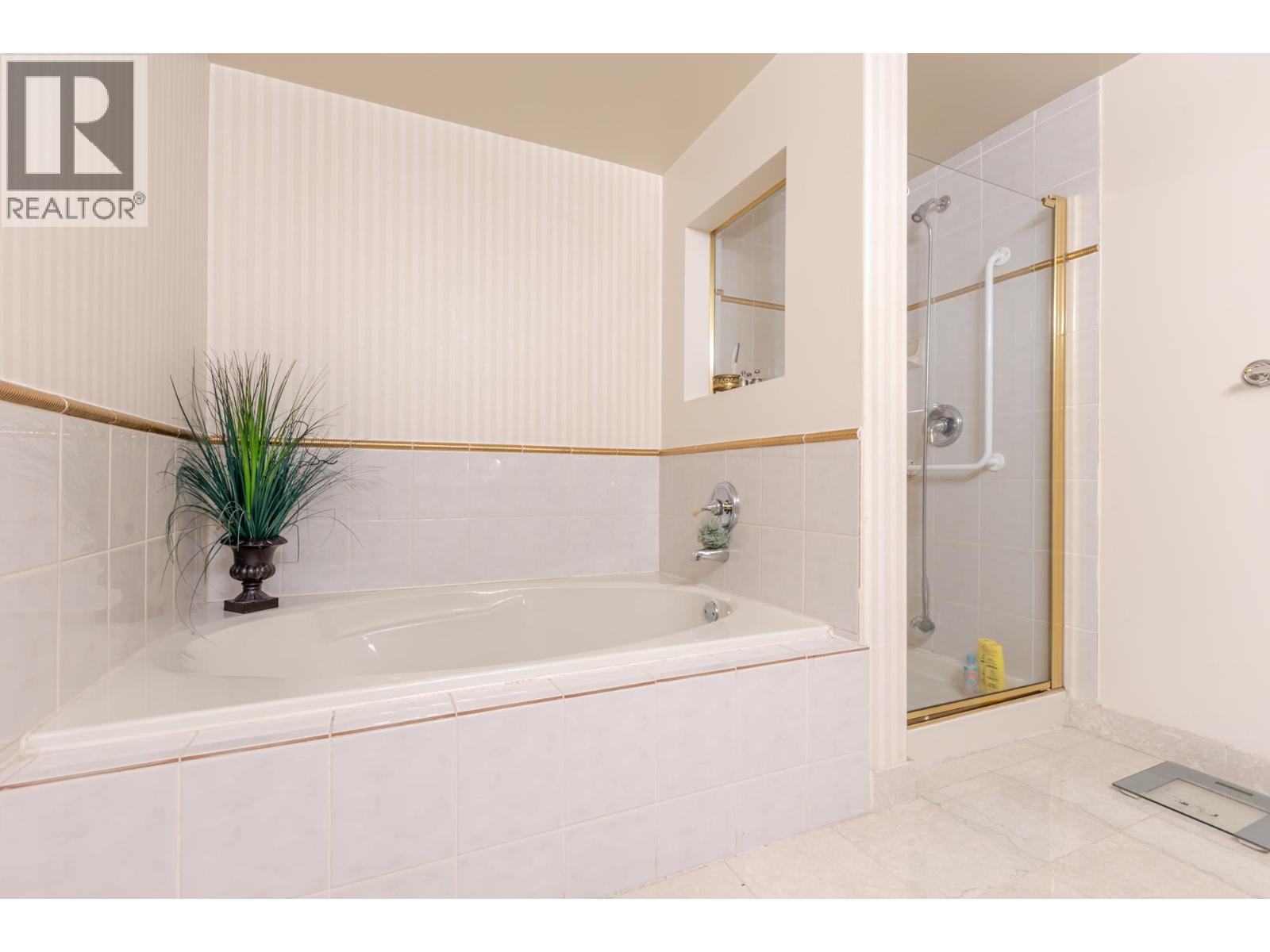 103 2 Renaissance Square, New Westminster, British Columbia  V3M 6K3 - Photo 26 - R3158587