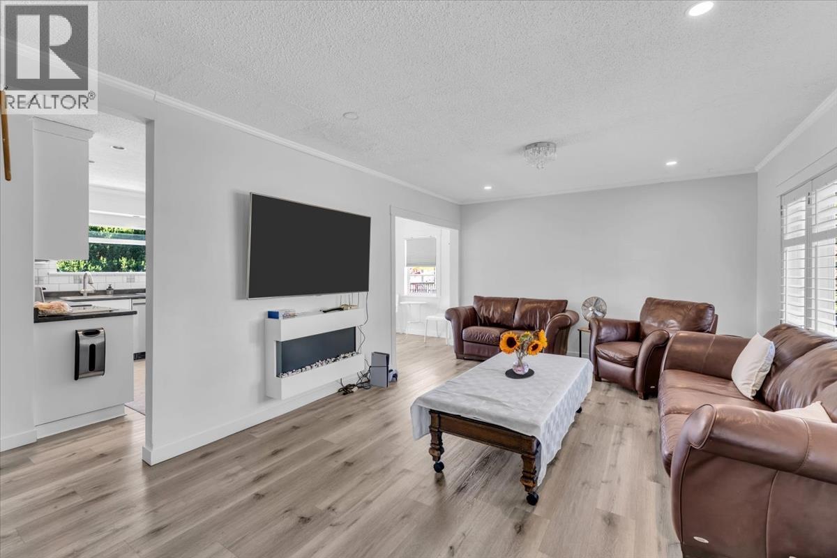 135 E 27 Street, North Vancouver, British Columbia  V7N 1B3 - Photo 4 - R3158957