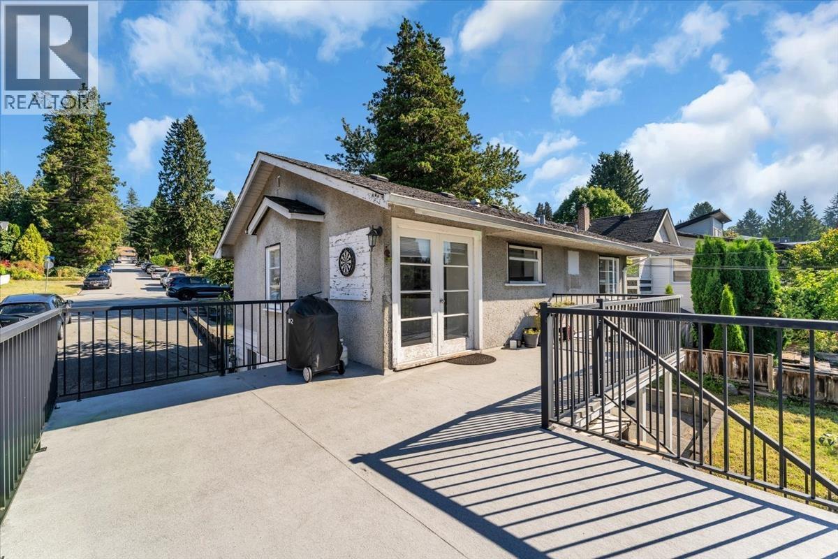 135 E 27 Street, North Vancouver, British Columbia  V7N 1B3 - Photo 12 - R3158957
