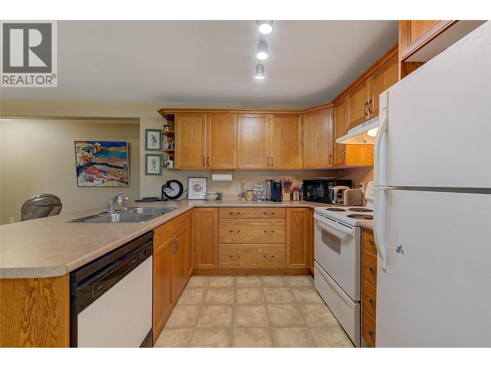 2281 Shannon Heights Court, West Kelowna, British Columbia  V4T 2V1 - Photo 38 - 10393377
