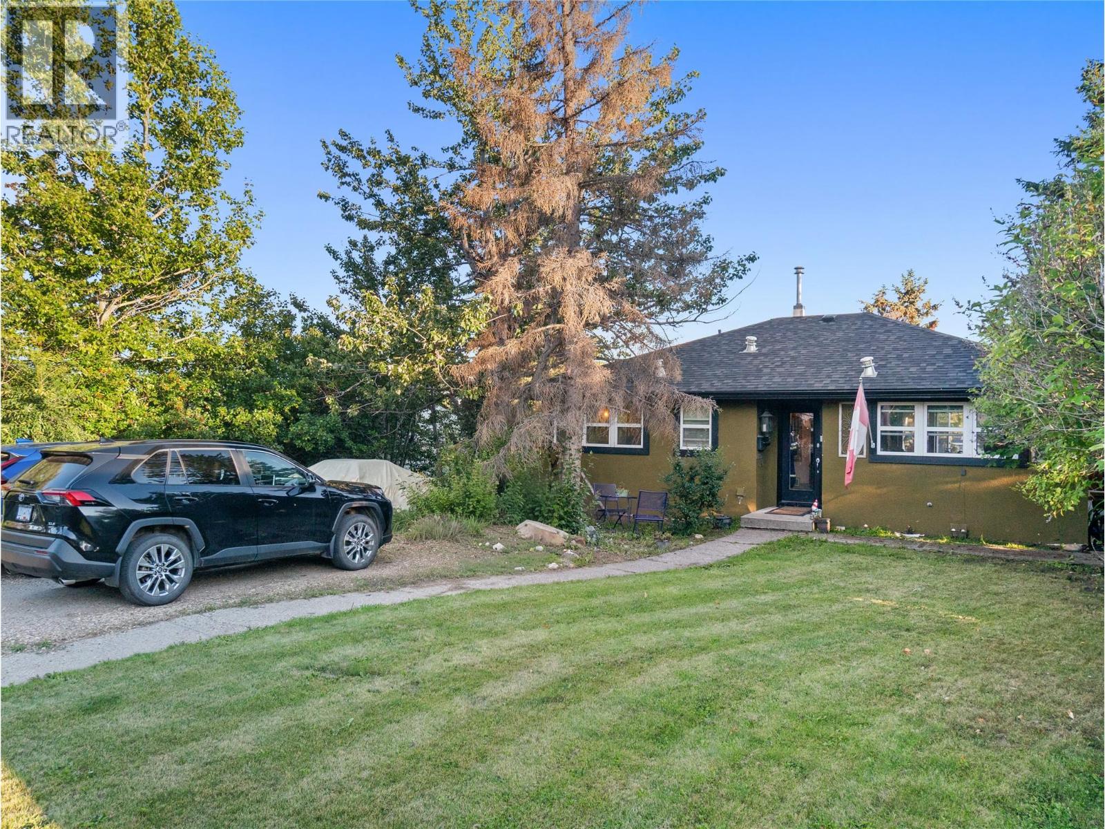 1517 94 Avenue, Dawson Creek, British Columbia  V1G 1H2 - Photo 2 - 10398512