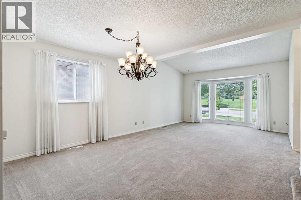 568 Strathcona Drive SW, Calgary, Alberta  T3H 1K5 - Photo 10 - A2339626