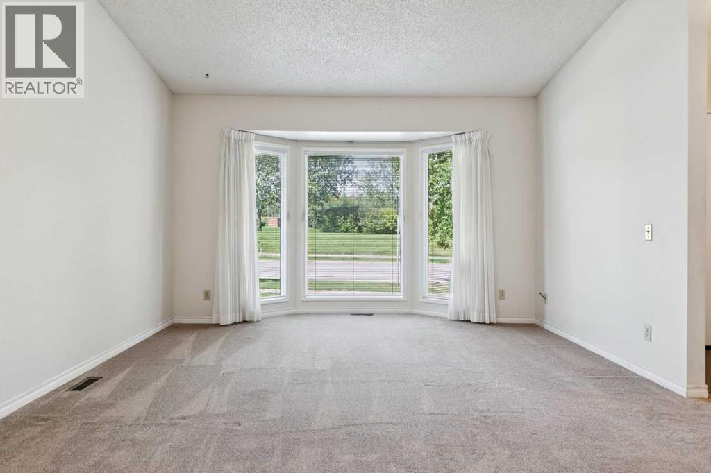 568 Strathcona Drive SW, Calgary, Alberta  T3H 1K5 - Photo 6 - A2339626