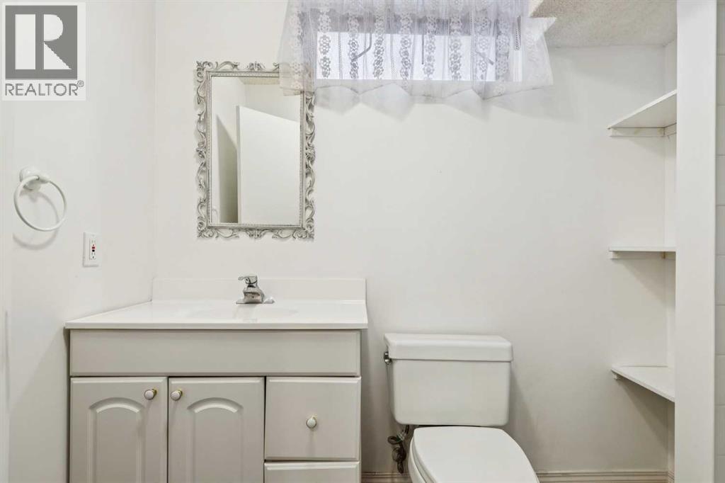 568 Strathcona Drive SW, Calgary, Alberta  T3H 1K5 - Photo 33 - A2339626