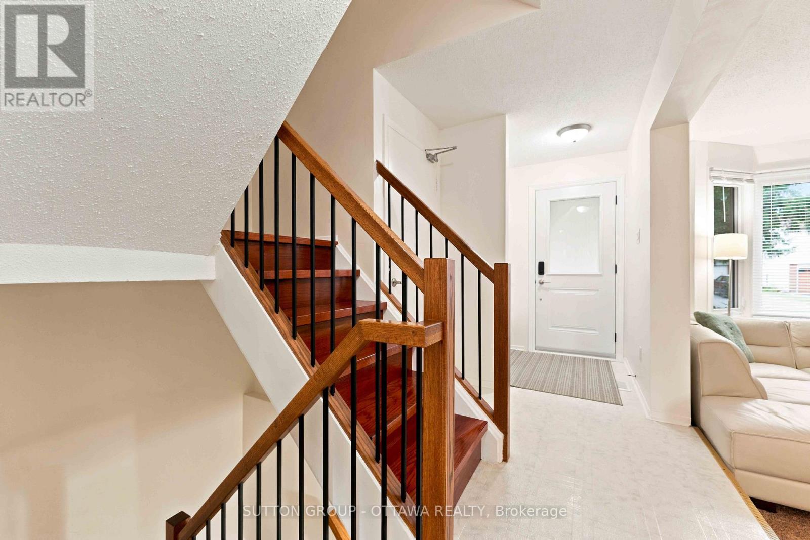 66 Fieldgate Drive, Ottawa, Ontario K2J 1T9 - Photo 4 - X13716002