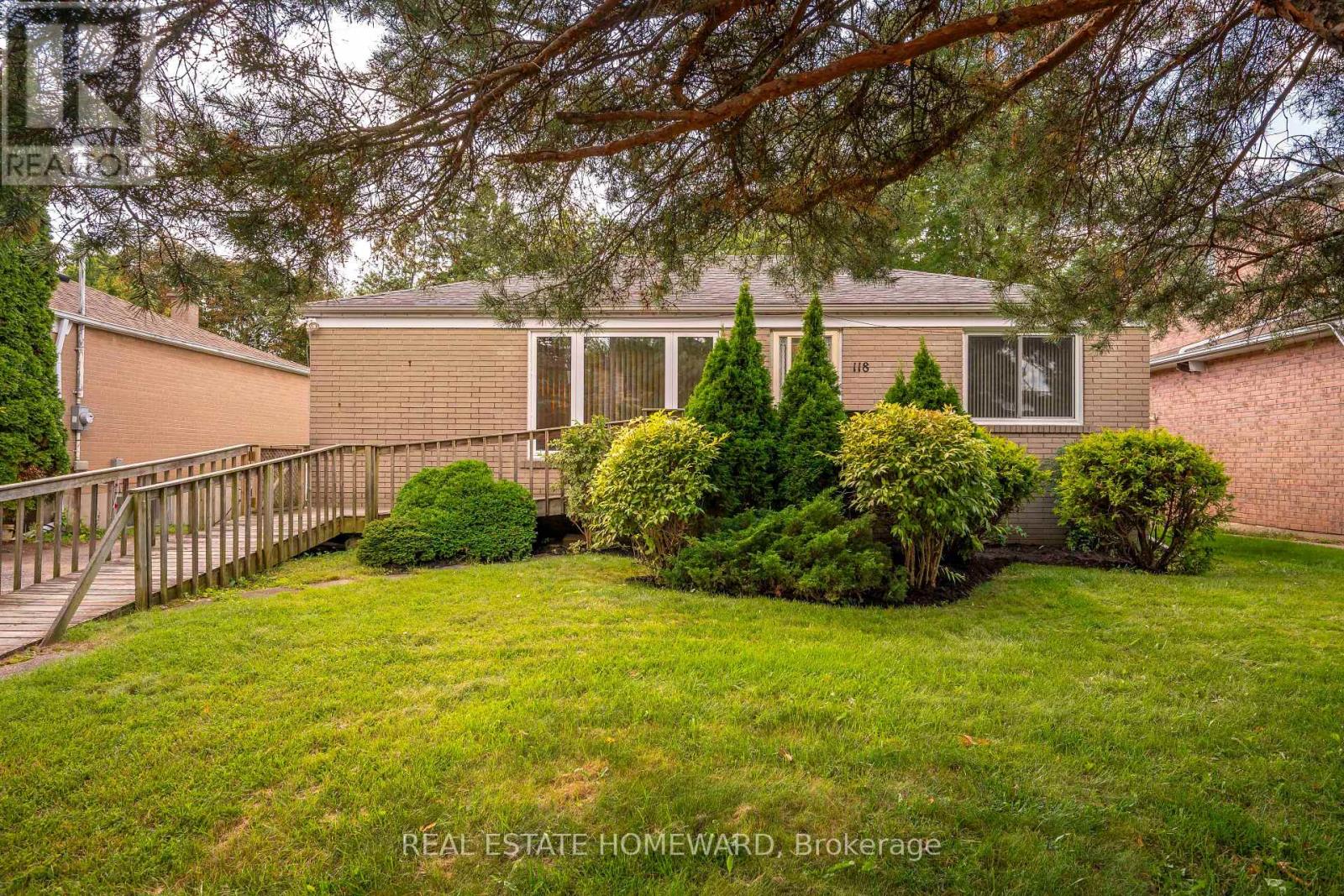 118 Zaph Avenue — photo 1