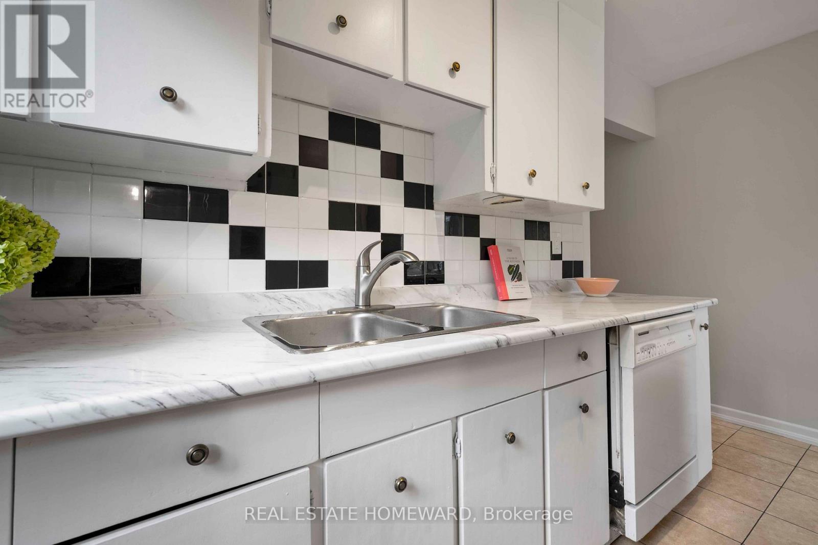 118 Zaph Avenue, Toronto, Ontario  M1C 1M8 - Photo 18 - E13715830
