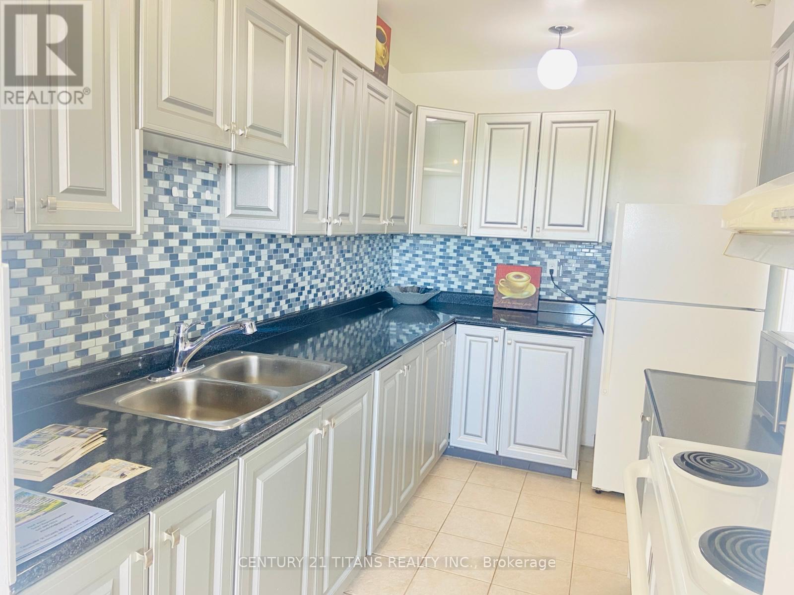 907 - 301 Prudential Drive, Toronto, Ontario  M1P 4V3 - Photo 4 - E13715956