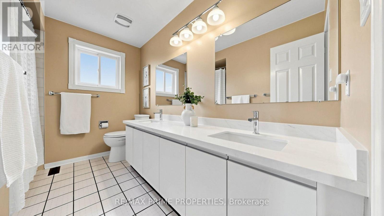15 Marsh Street, Richmond Hill, Ontario  L4C 7P5 - Photo 29 - N13715916